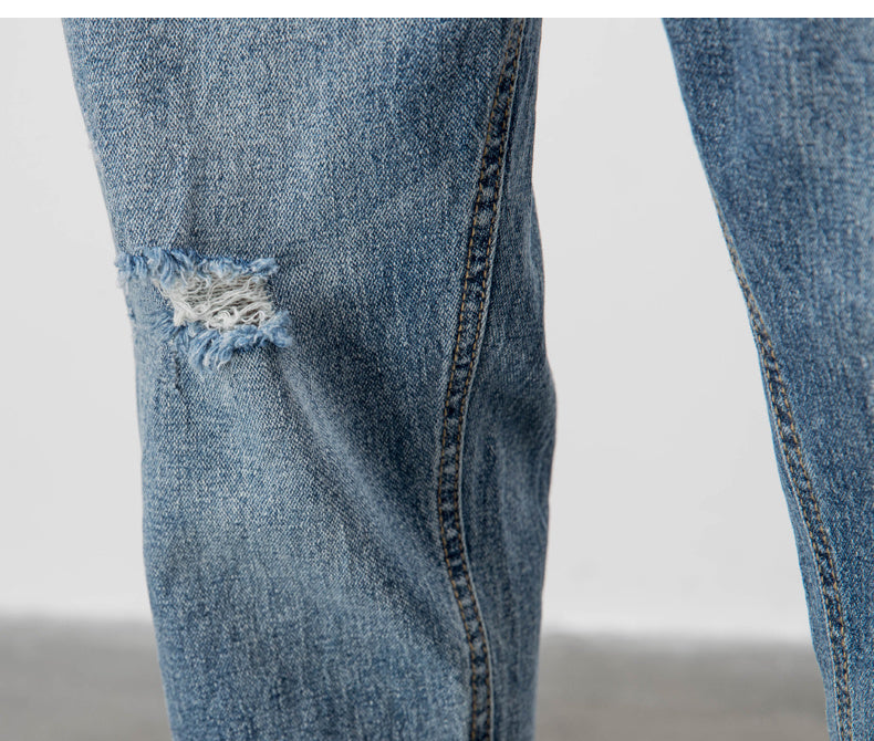 Relaxed Jeans – Light Color with Casual Fit (Gemütliche Jeans - Heller Look mit lässigem Schnitt)