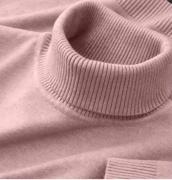 Luxury Mock Neck Knit (Luxuriöser Rollkragen-Pullover)