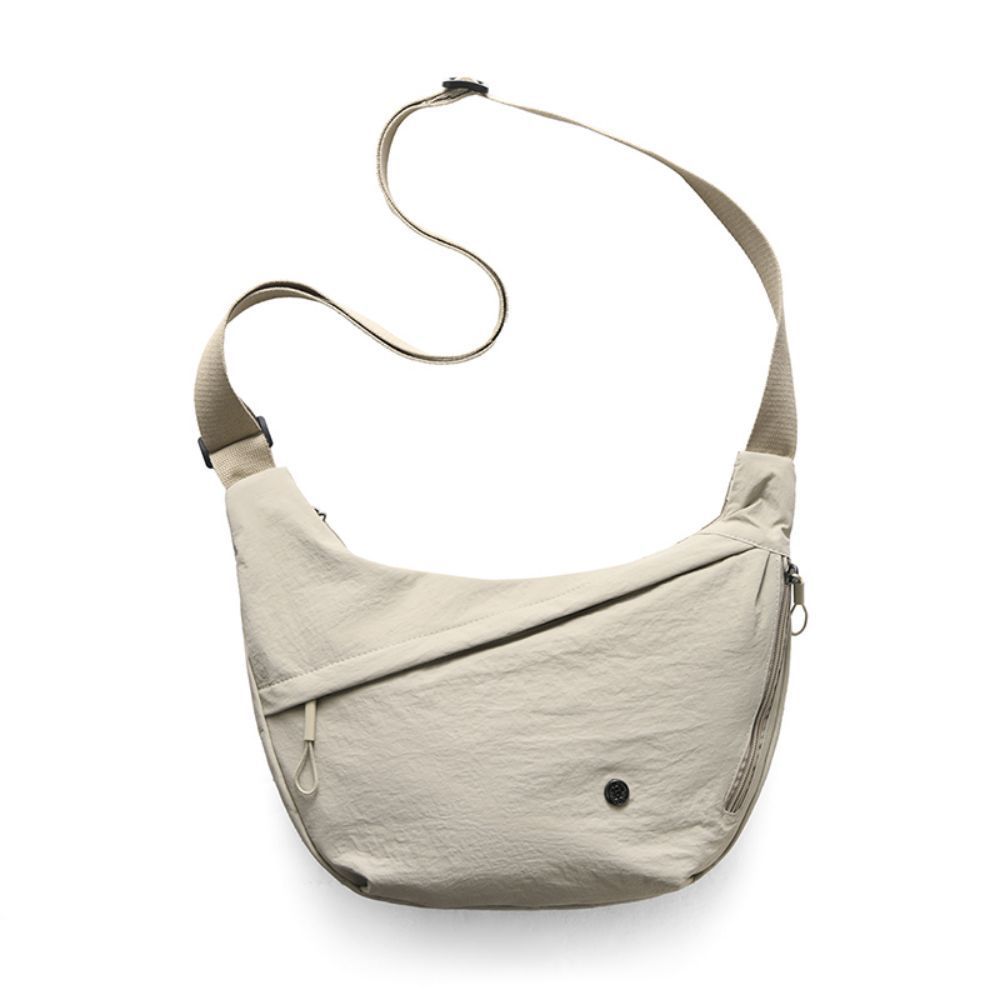 Casual Shoulder Bag - The Everyday Icon (Lässige Umhängetasche - DIe Ikone Für Jeden Tag)