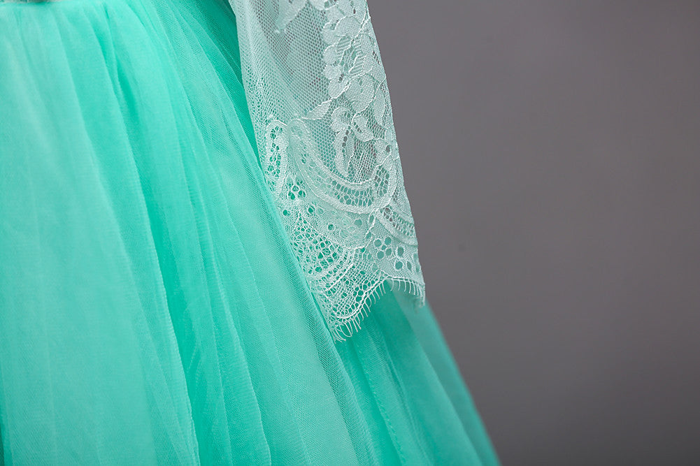 Elegant Kids’ Dress – Long Flower Girl Outfit (Elegantes Kinderkleid – Festliches Blumenmädchen-Kleid)