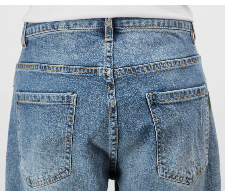 Relaxed Jeans – Light Color with Casual Fit (Gemütliche Jeans - Heller Look mit lässigem Schnitt)