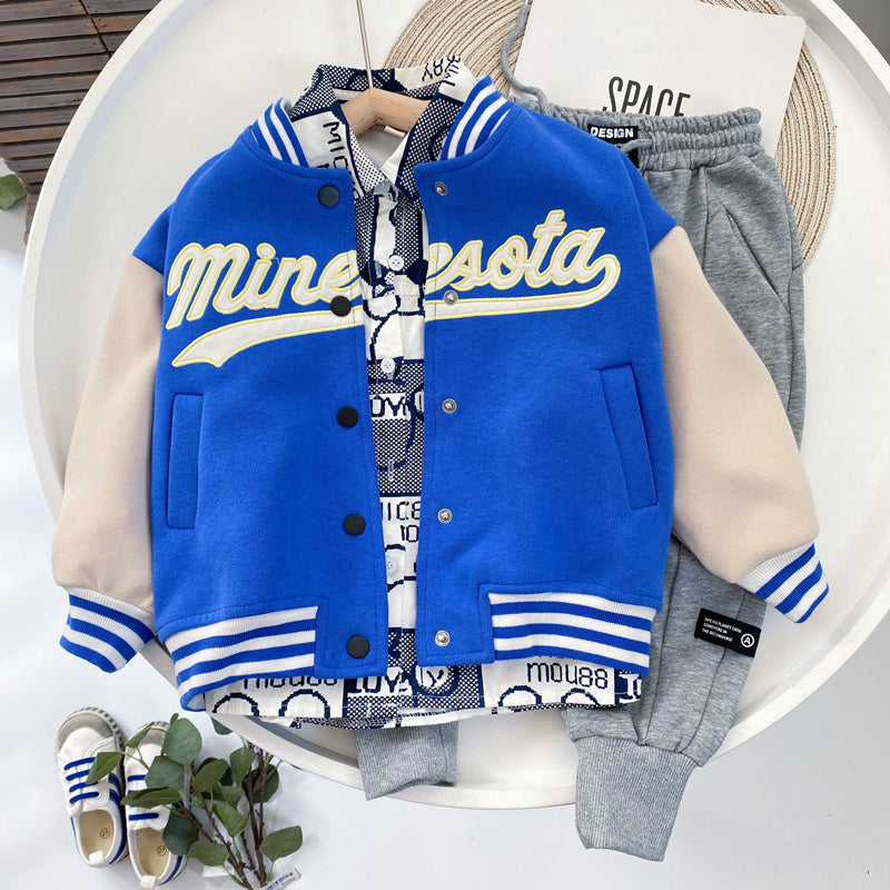 Classic Varsity Jacket – Modern Touch (Klassische Collegejacke Mit Modernem Touch)