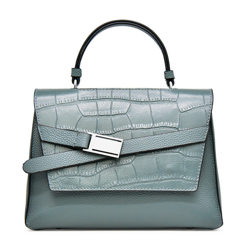 Classic Women's Bag in Alligator Leather Style (Klassische Damentasche im Krokodil-Leder-Style)