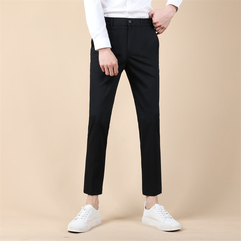 Contemporary Suit Trousers in Premium Fabric (Moderne Anzungshosen Für Gentleman Aus Edlem Stoff)