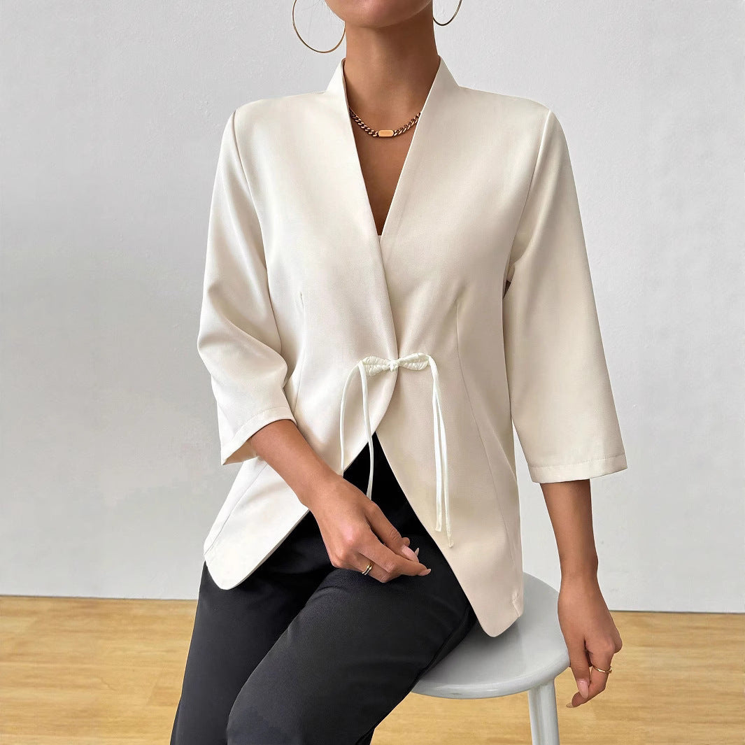 Sophisticated Satin Buckle Blazer (Stilvoller Satin-Blazer mit Schnallen-Detail)