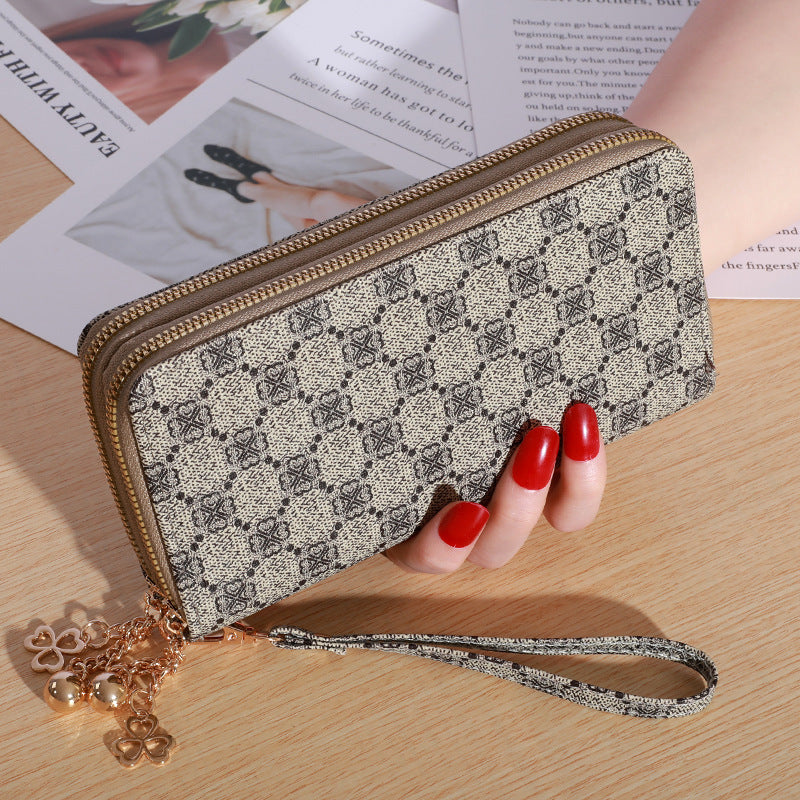 Casual Luxe Hand Wallet (Elegante Handgeldbörse für den Alltag)