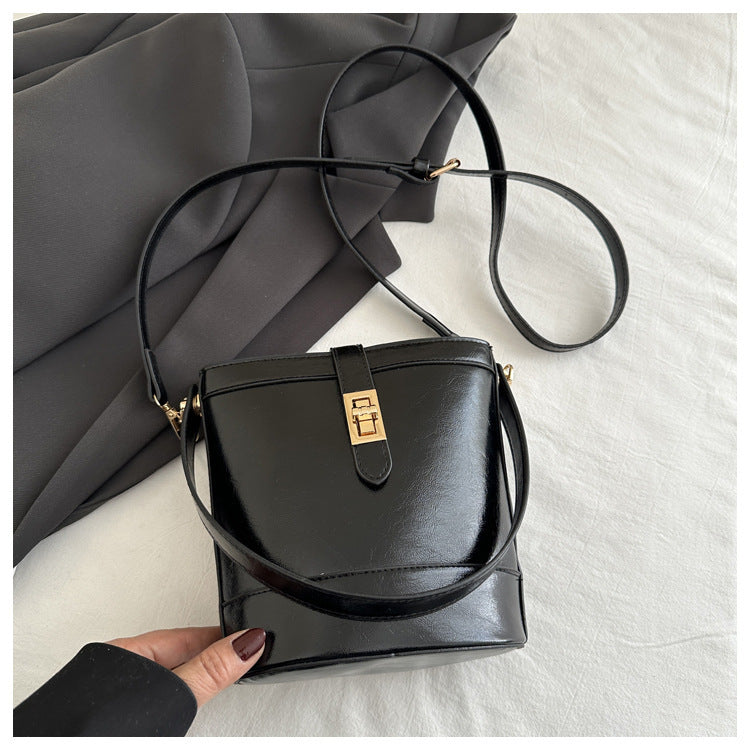 Trendy Crossbody Bag (Trendige Umhängetasche)