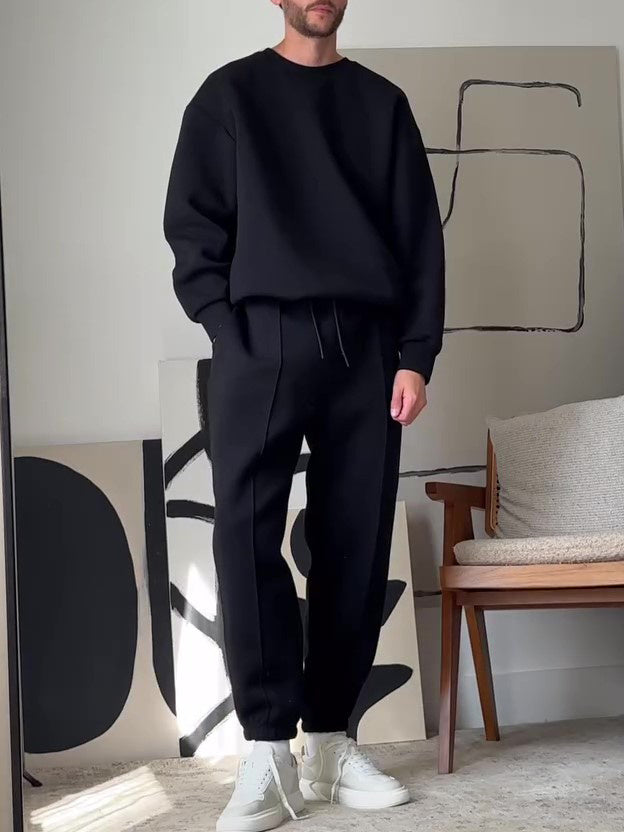Modern Casual Outfit – Sweatshirt & Pants (Modernes Freizeit-Outfit – Sweatshirt & Hose)