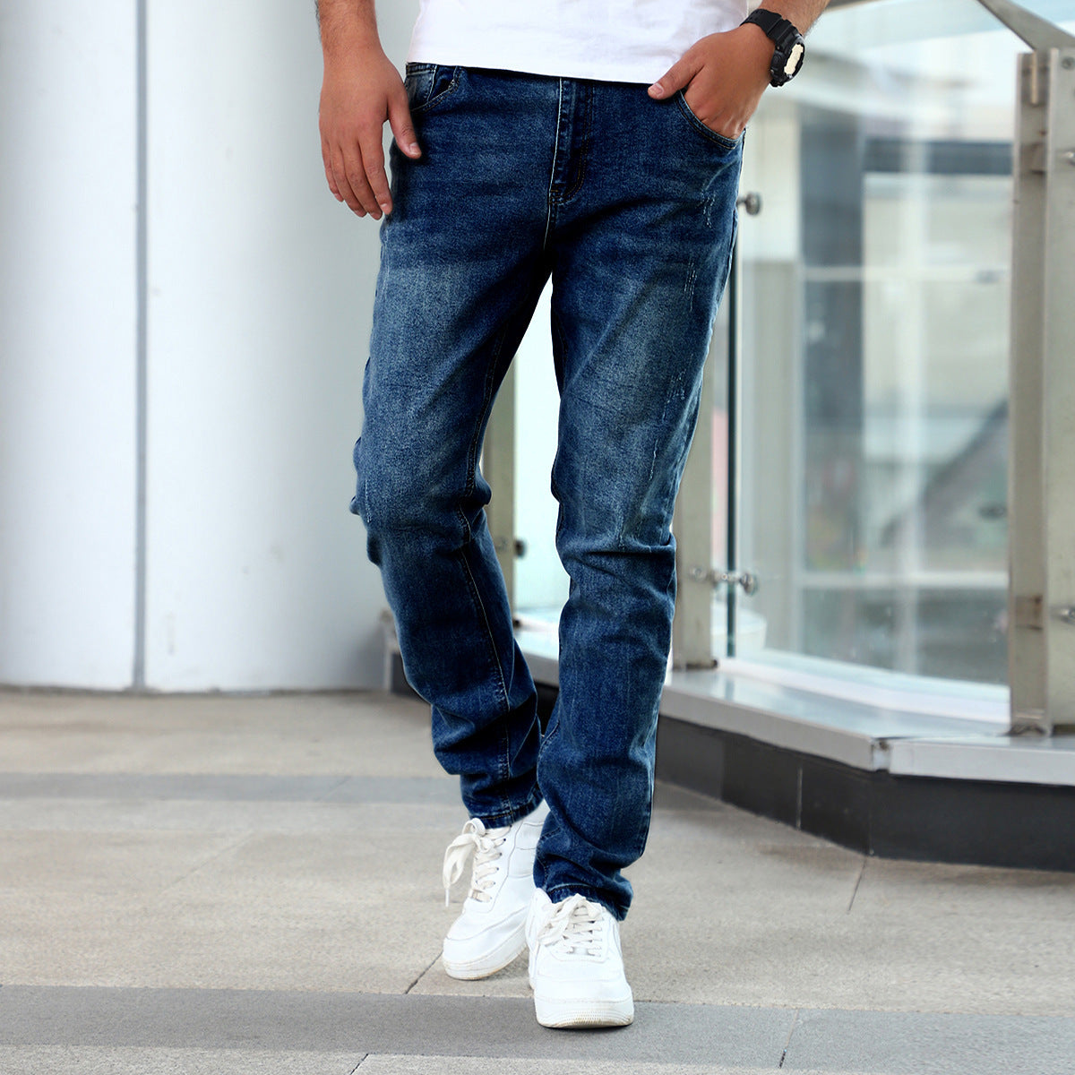 Blue Fit Pants – Comfortable Stretch Style (Blaue Jeans für Herren - Komfortabler Stretch-Look)