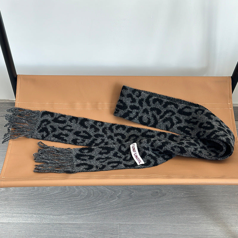 Refined Wool Scarf – Woven Warmth, Effortless Elegance (Edler Wollschal – Klassisch. Zeitlos. Bequem.)