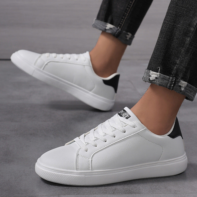 Classic Branded White Shoes (Klassisch Weisse Marken-Schuhe)