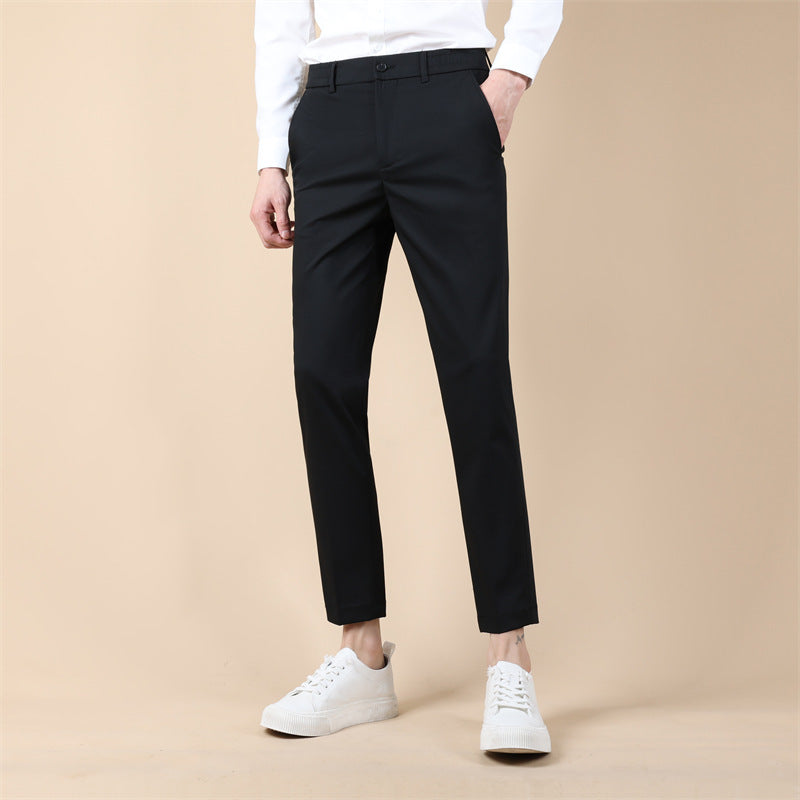 Contemporary Suit Trousers in Premium Fabric (Moderne Anzungshosen Für Gentleman Aus Edlem Stoff)