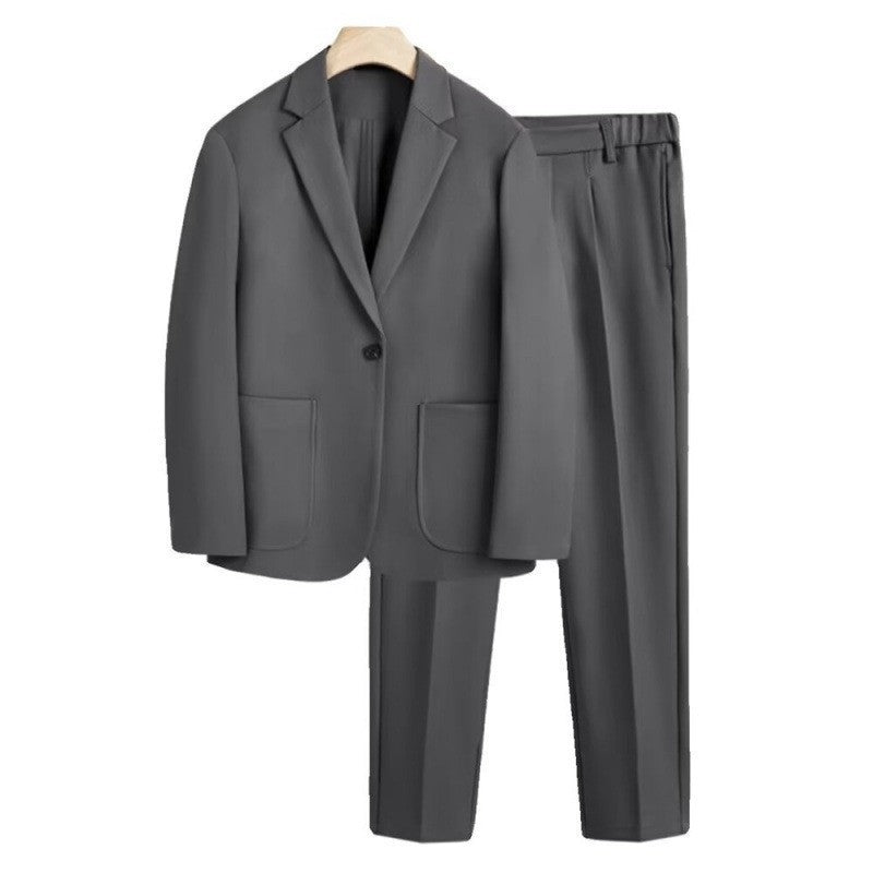 Classic and Modern Relaxed Suit (Moderner und Klassischer Anzug)