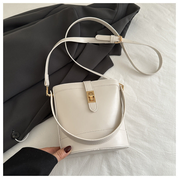 Trendy Crossbody Bag (Trendige Umhängetasche)
