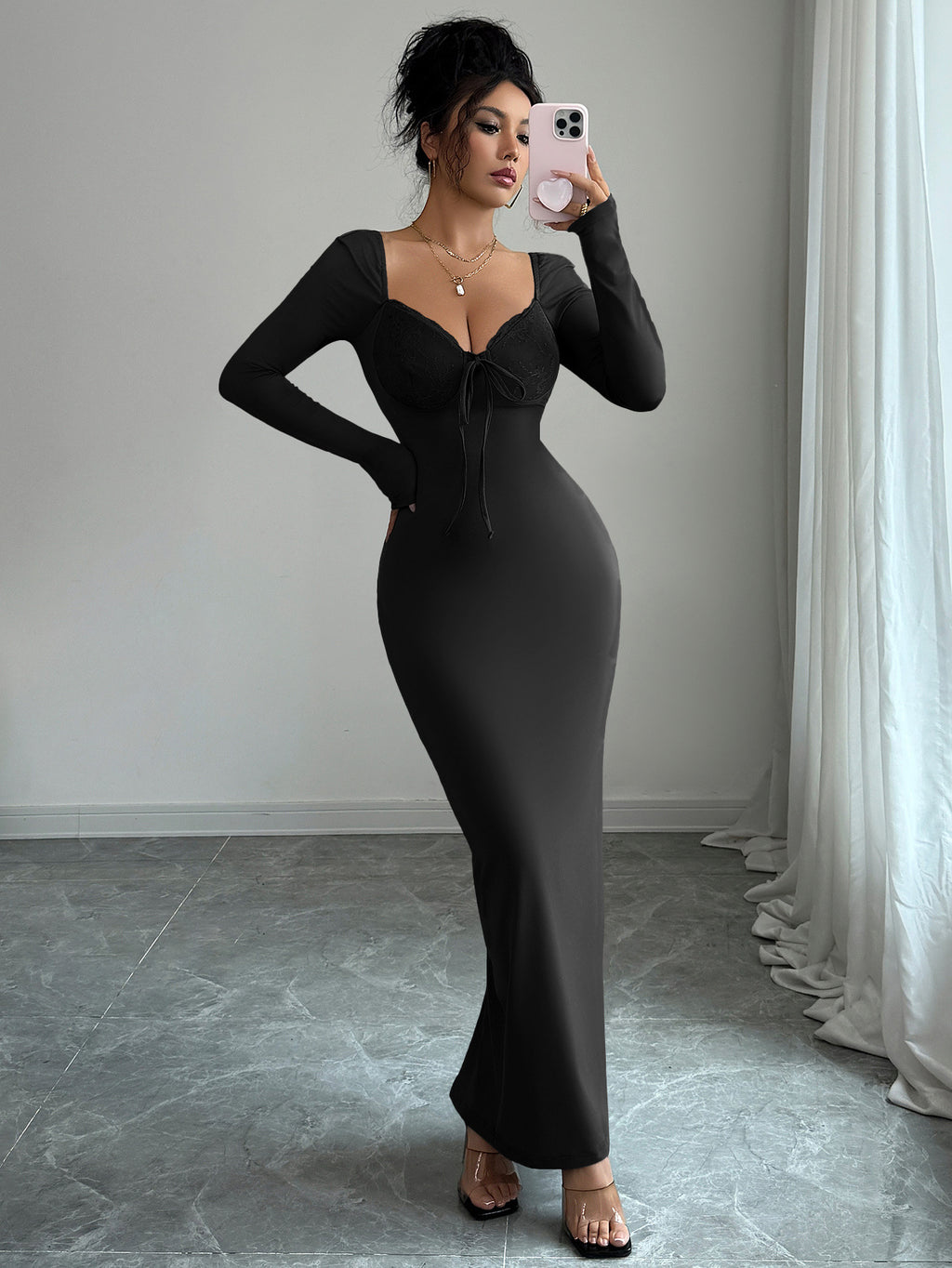 Elegant And Attractive Lace Dress (Elegantes und Attraktives Spitzenkleid)