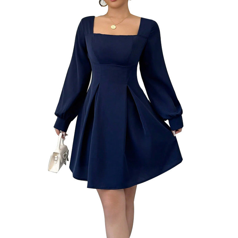 Classic Waist-Defining Blue Dress (Klassisches Blaues Kleid mit betonter Taille)
