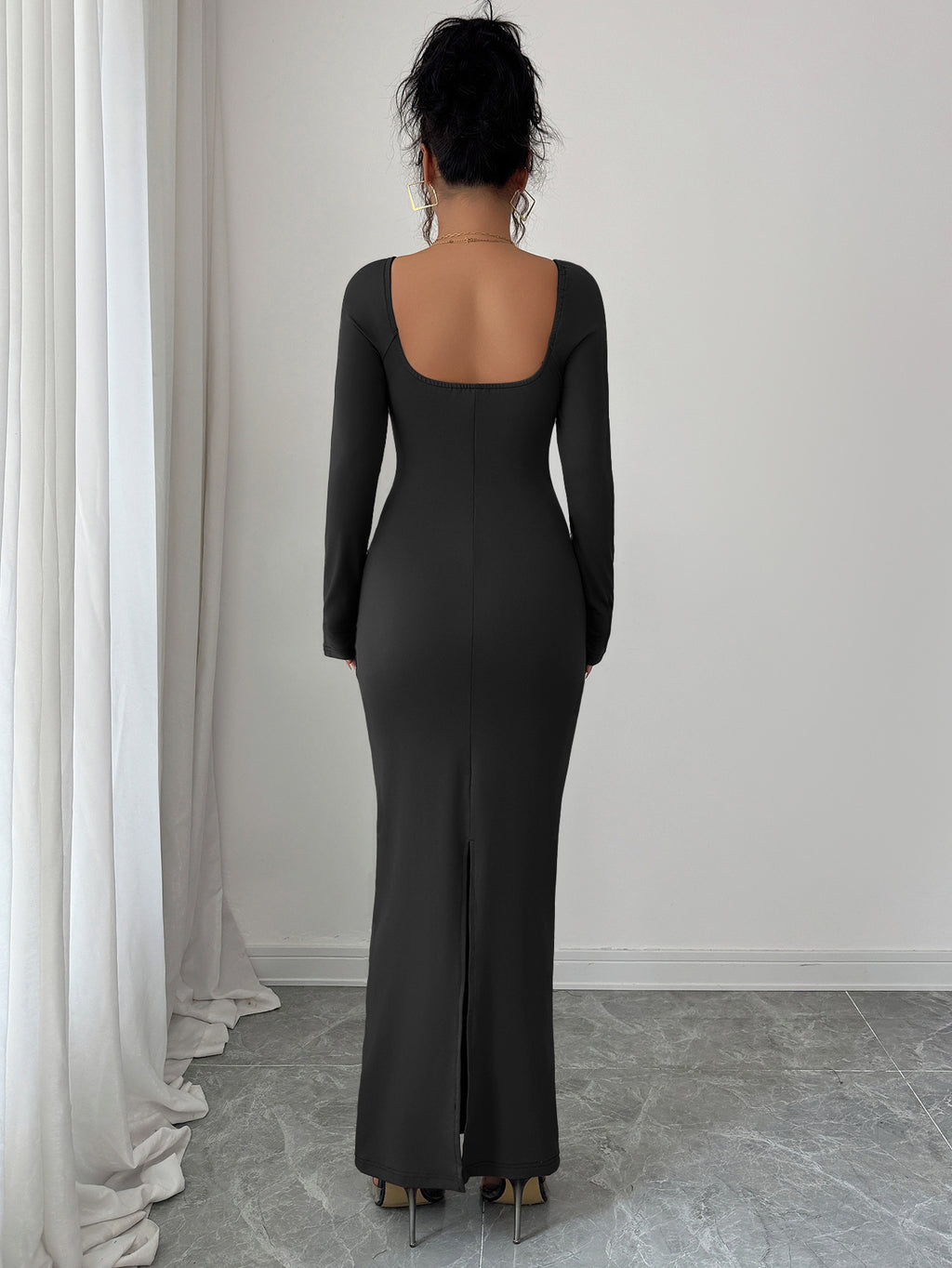 Elegant And Attractive Lace Dress (Elegantes und Attraktives Spitzenkleid)