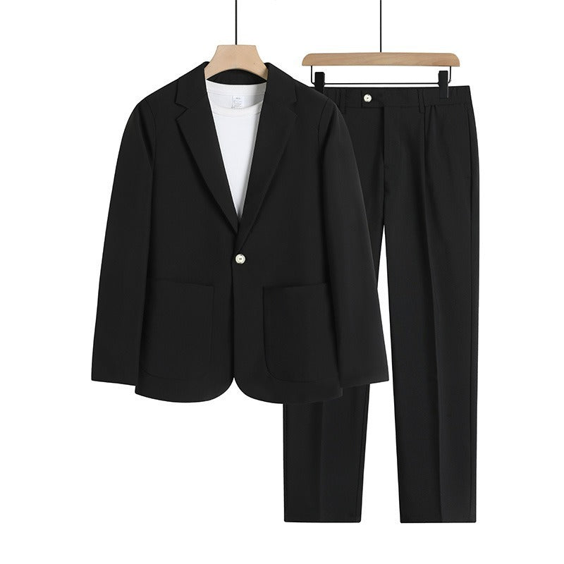 Classic and Modern Relaxed Suit (Moderner und Klassischer Anzug)