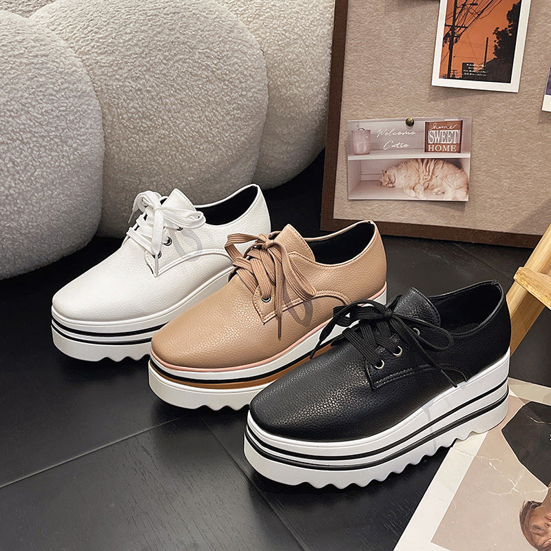 Luxury Air-Sneaker - Classic Style With A Modern Lift (Moderne Air-Sneaker - Klassisch trifft Modern)