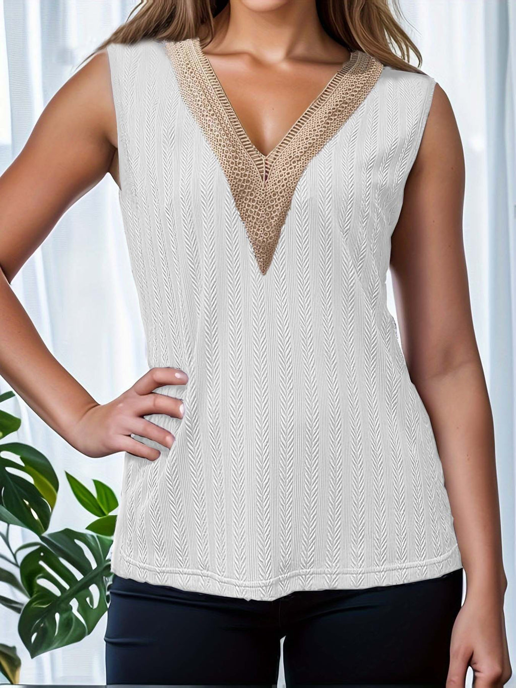 Lace Whisper Top – Soft. Sculpted. Seductive (Spitzentop Mit V-Ausschnitt)