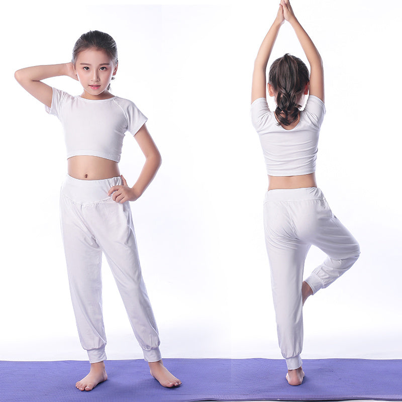 Children’s Yoga Wear – Two-Piece Clothing Set (Kinder-Yoga-Set – Zweiteiliges Outfit)