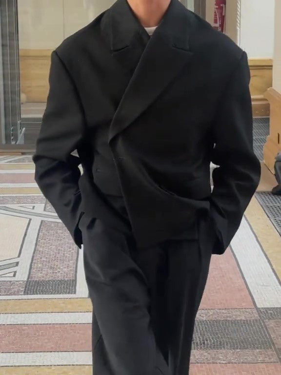 Elegant Oversized Coat For Gentlemen (Eleganter Oversize-Mantel Für Herren)