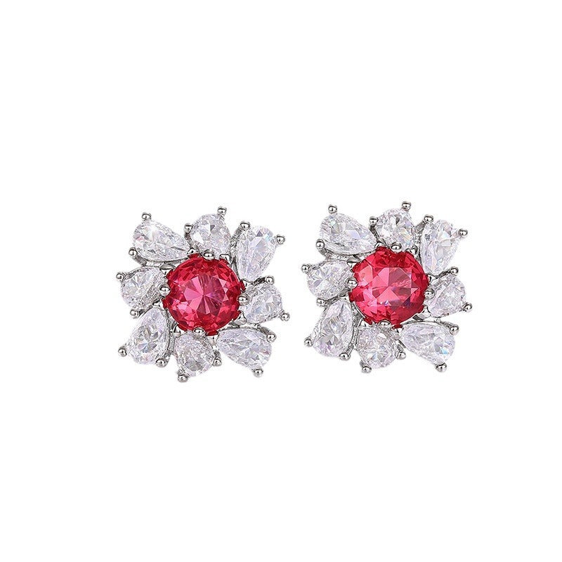 Red Diamond Flower Drop Earrings (Rote Ohrringe mit Diamant-Blumen-Design)