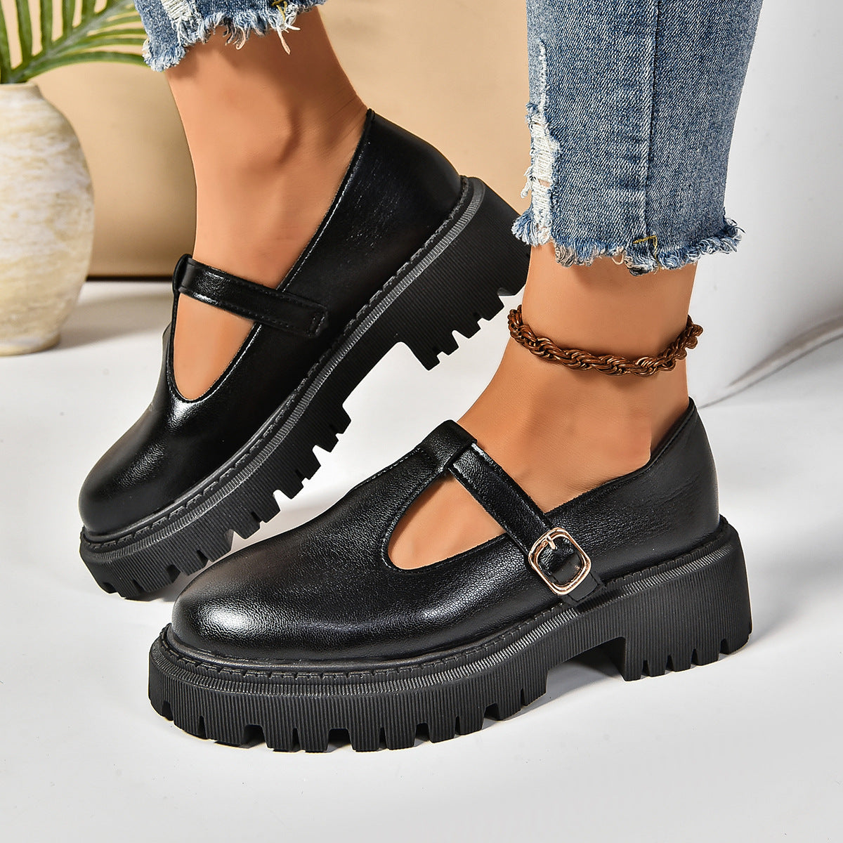 Elegant Retro Shoes – Elevated Comfort (Retro Plateau Schuhe - Erhöhter Komfort)