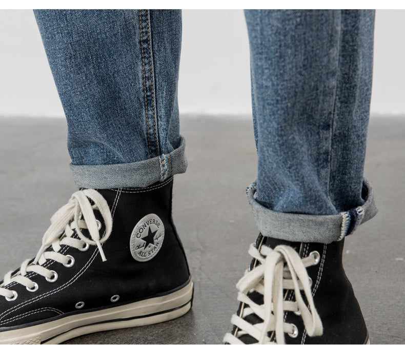 Relaxed Jeans – Light Color with Casual Fit (Gemütliche Jeans - Heller Look mit lässigem Schnitt)