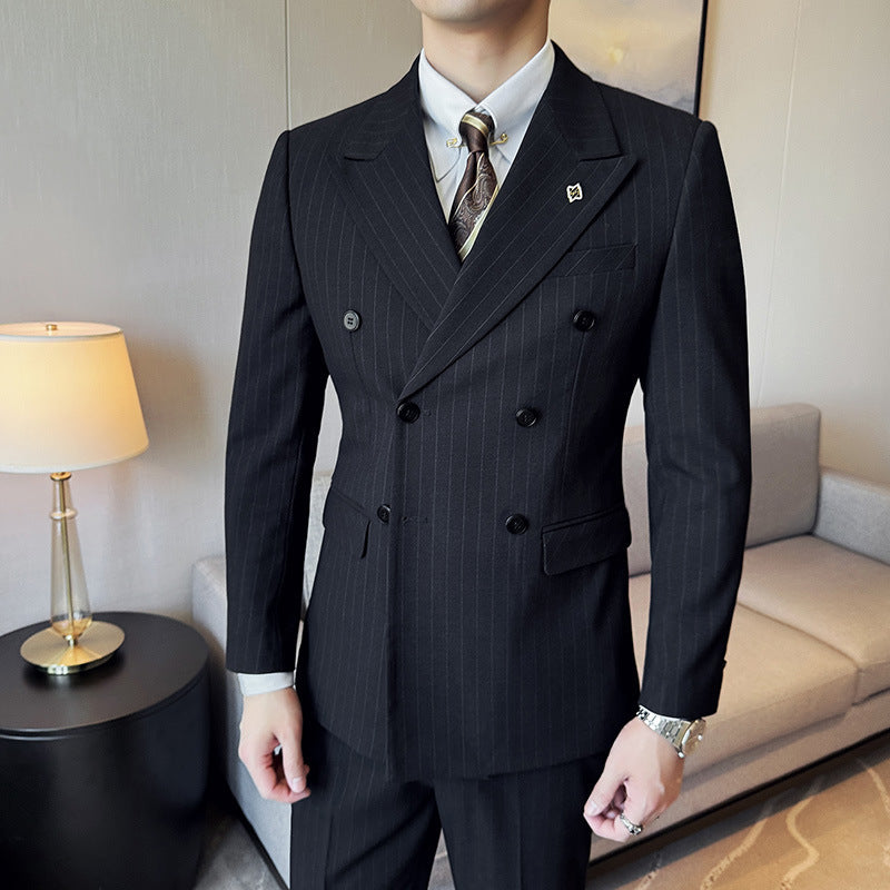 Classic Three-Piece Suit – Modern Casual Elegance (Dreiteiliger Anzug – Klassisch & Modern-Lässig)