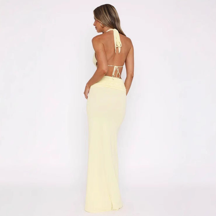 Elegant Backless Dress with Waist Cutout (Elegantes rückenfreies Kleid mit Taillen-Ausschnitt)