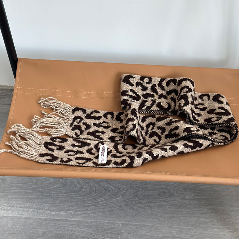 Refined Wool Scarf – Woven Warmth, Effortless Elegance (Edler Wollschal – Klassisch. Zeitlos. Bequem.)