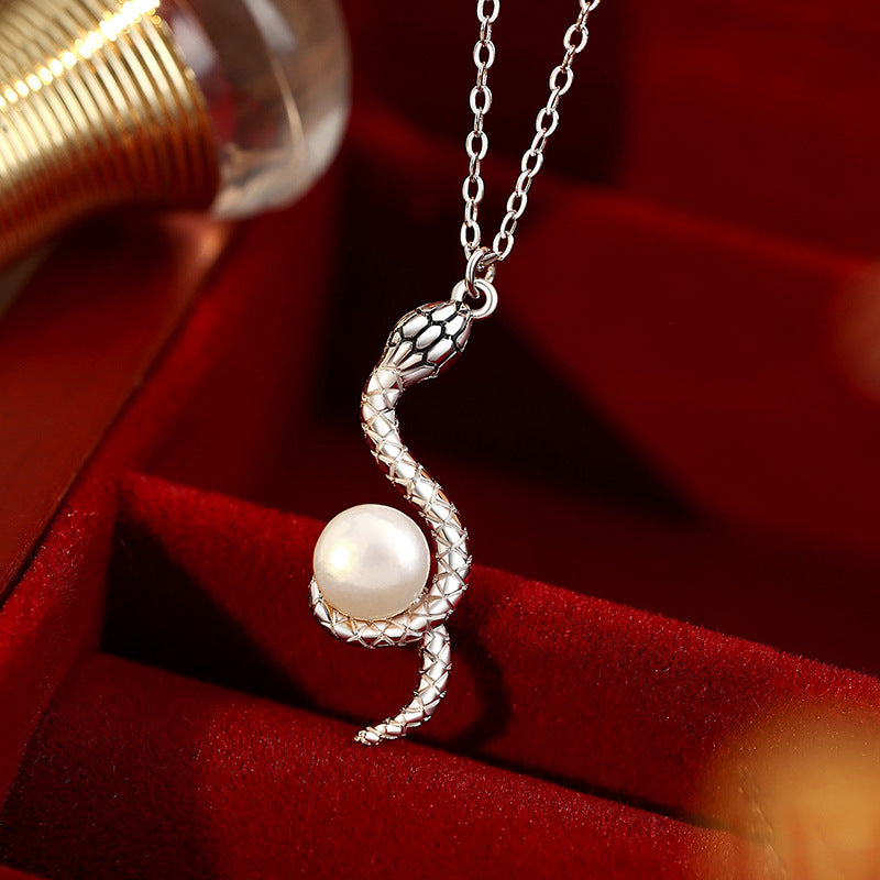 Elegant Pearl Snake Necklace (Elegante Perlen-Halskette)
