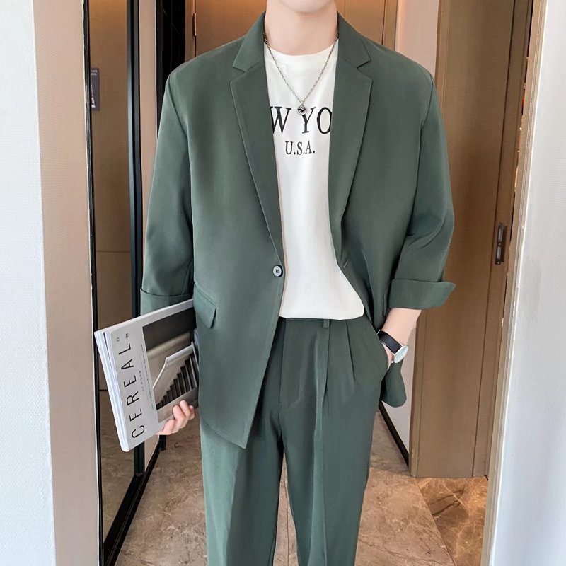 Modern Cool Oversize Suit – Soft-Shoulder Cut (Moderner Oversize-Anzug)