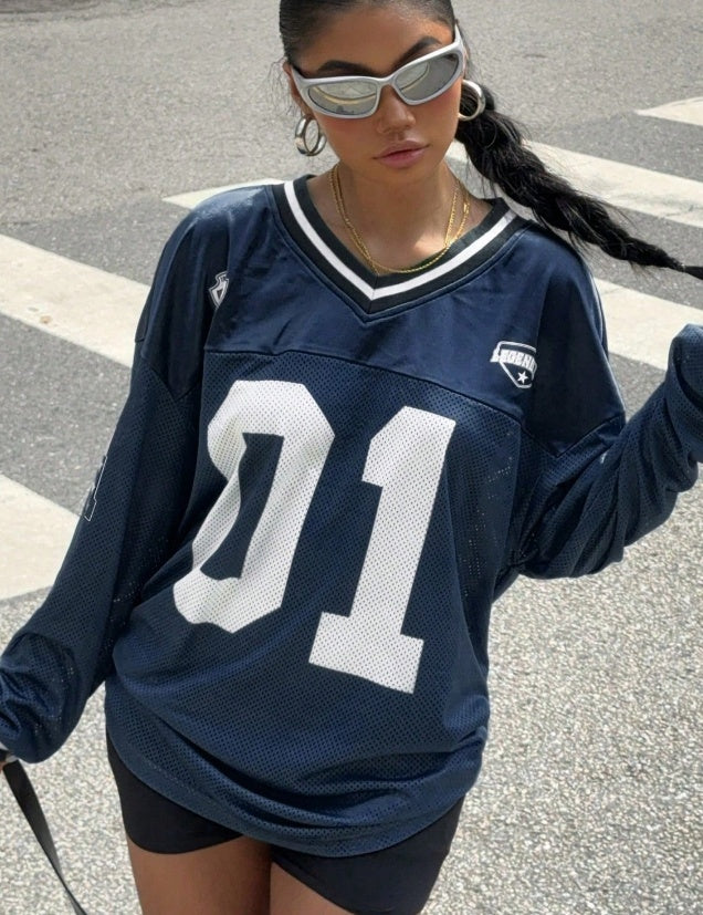 Sporty Stylish Women’s Shirt (Sportlich-Elegantes Damen-Shirt)