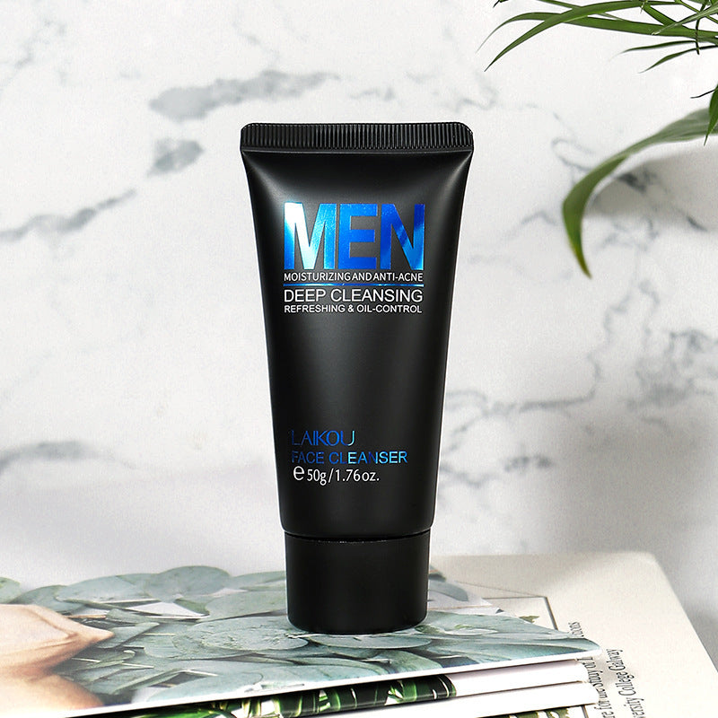 Men’s Energizing Face Cleanser & Exfoliating Scrub (Belebendes Gesichtsreinigungs- & Peeling-Gel für Männer – 50 g)