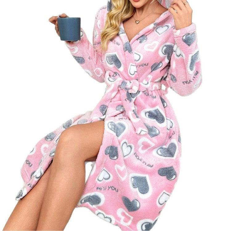 Warm Plush Nightdress with Hearts (Warmherziger Flausch-Nachthemd mit Herzen)
