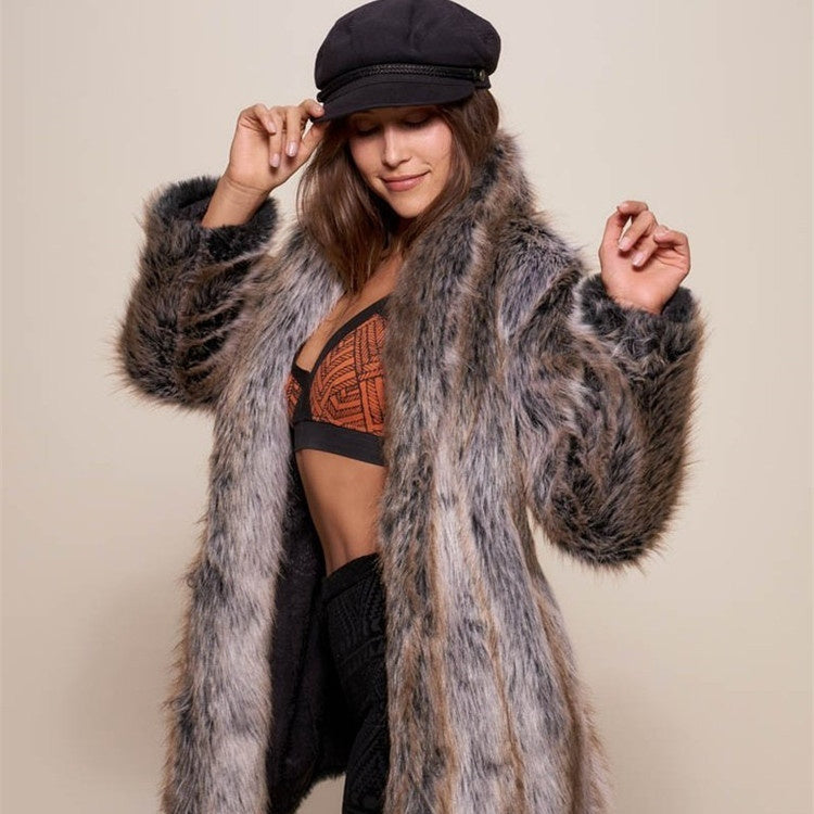 Elegant Faux Fur Coat (Eleganter Kunstpelzmantel)