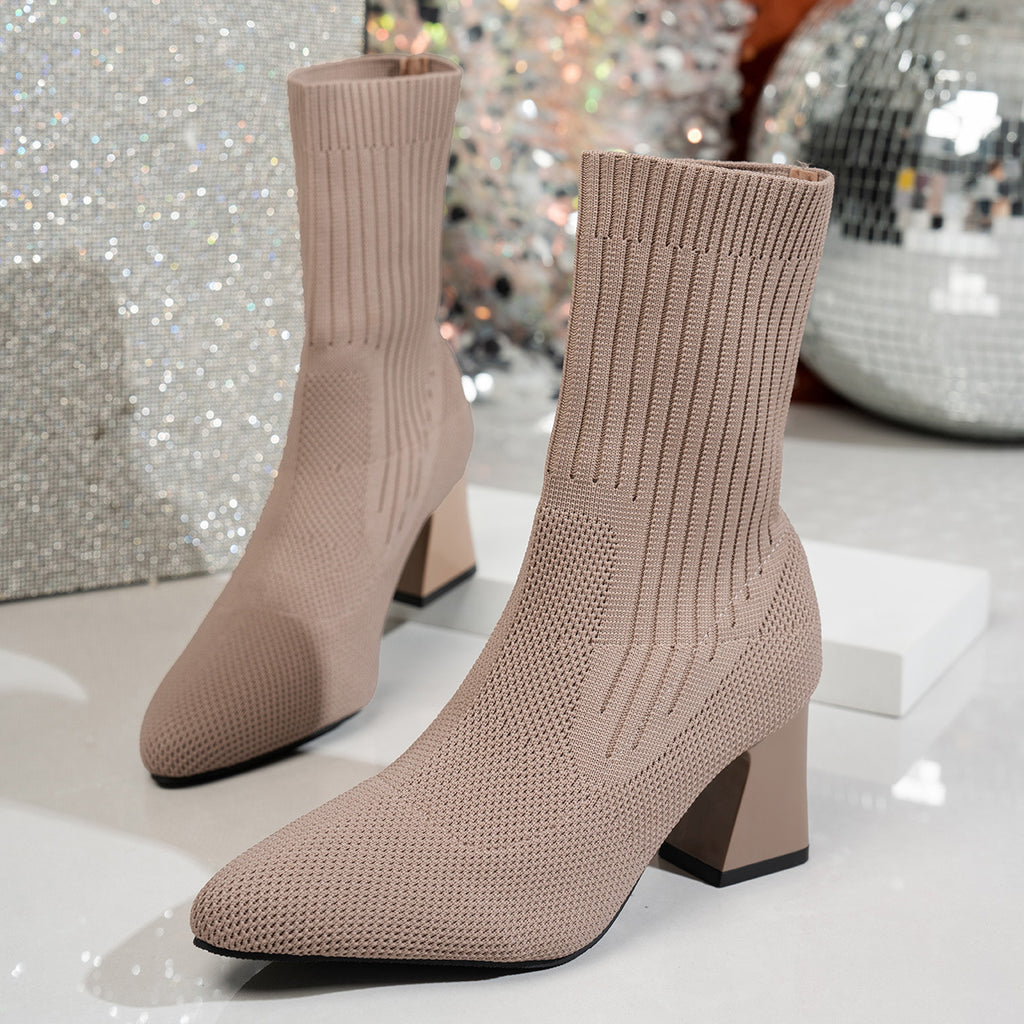 Fashionable Heel Sock Boots (Moderne Sock-Stiefel mit Absatz)