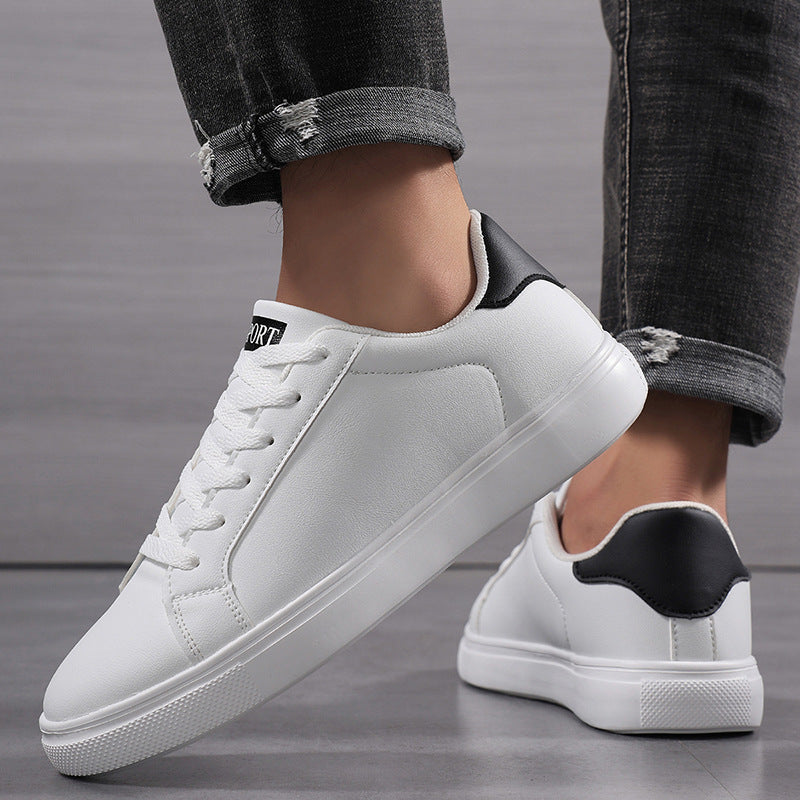 Classic Branded White Shoes (Klassisch Weisse Marken-Schuhe)