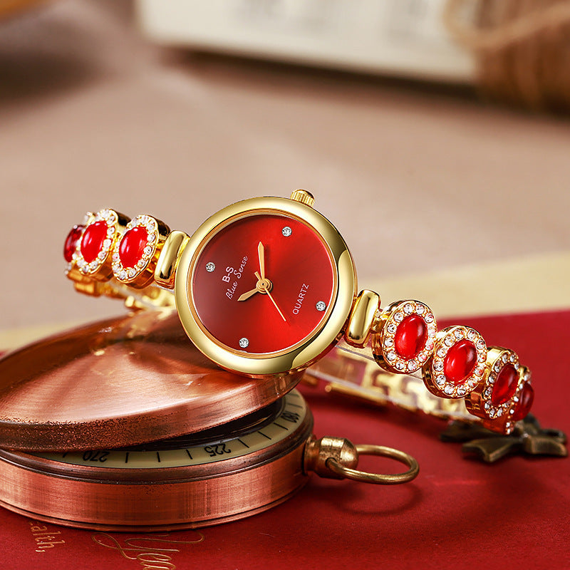 Elegant Diamond Watch – Round Dial (Elegante Diamantenuhr - Rundes Zifferblatt)