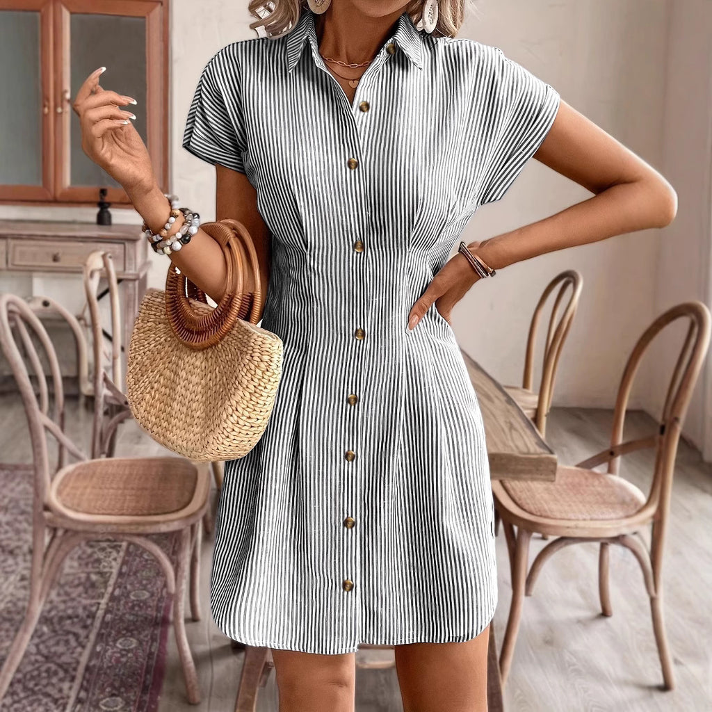 Sailor Whisper Dress – Striped Knit Elegance (Strickkleid Mit Streifen – Maritimer Chic)