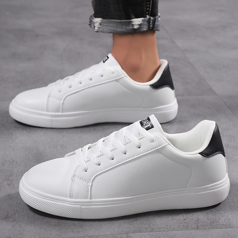 Classic Branded White Shoes (Klassisch Weisse Marken-Schuhe)