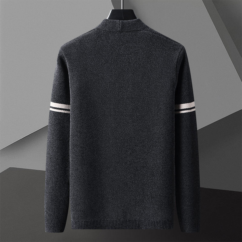 Classic Knit Cardigan (Edler Strickcardigan)