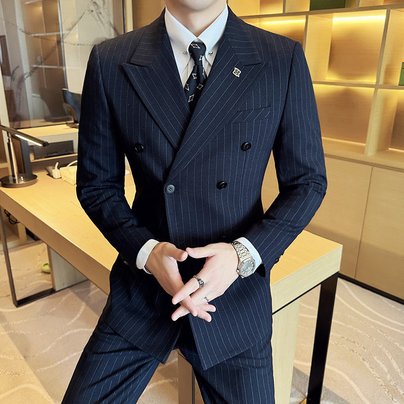 Classic Three-Piece Suit – Modern Casual Elegance (Dreiteiliger Anzug – Klassisch & Modern-Lässig)
