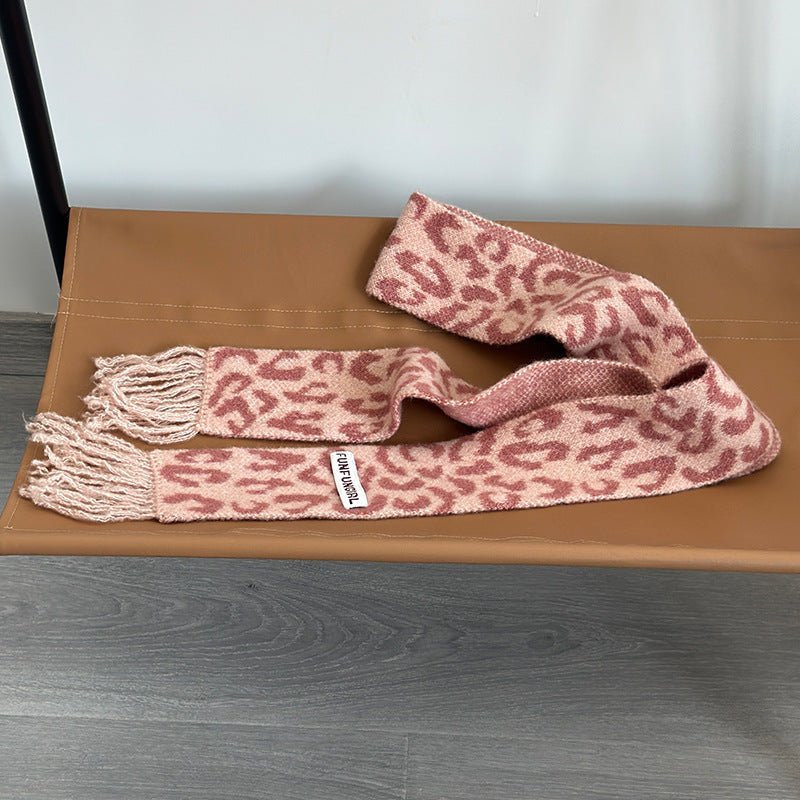 Refined Wool Scarf – Woven Warmth, Effortless Elegance (Edler Wollschal – Klassisch. Zeitlos. Bequem.)