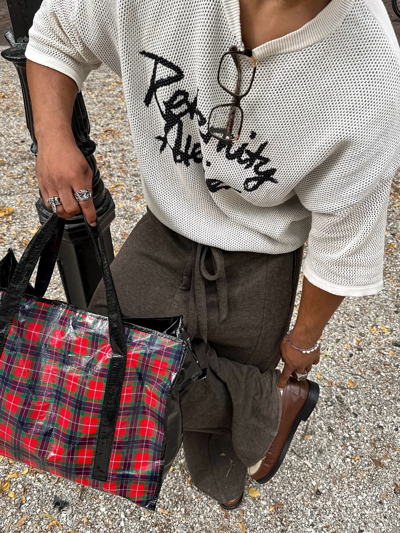 Airy Stylish Top – Crew Neck & Short Sleeves (Luftiges Stylisches Top - Rundhals & Kurzarm)