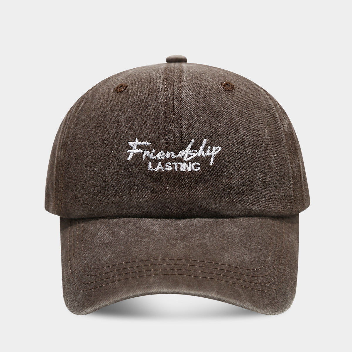 Embroidered Letter Cap – Lightweight Style (Leichte Cap Mit Gesticktem Letter-Design)