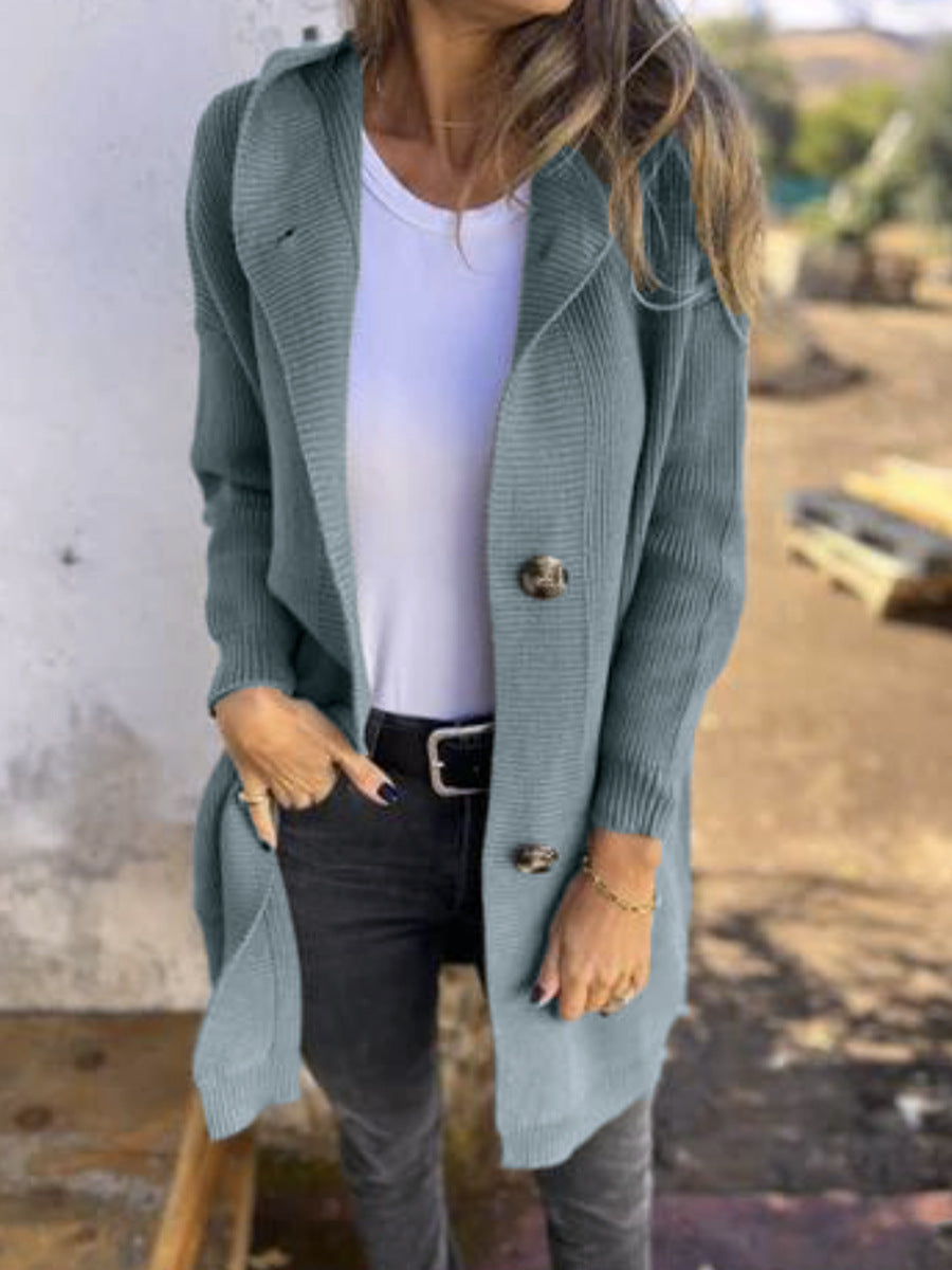 Côte Knit Coat – Cozy Elegance With A Hood (Côte Strickmantel Mit Kapuze – Komfort Trifft Eleganz)