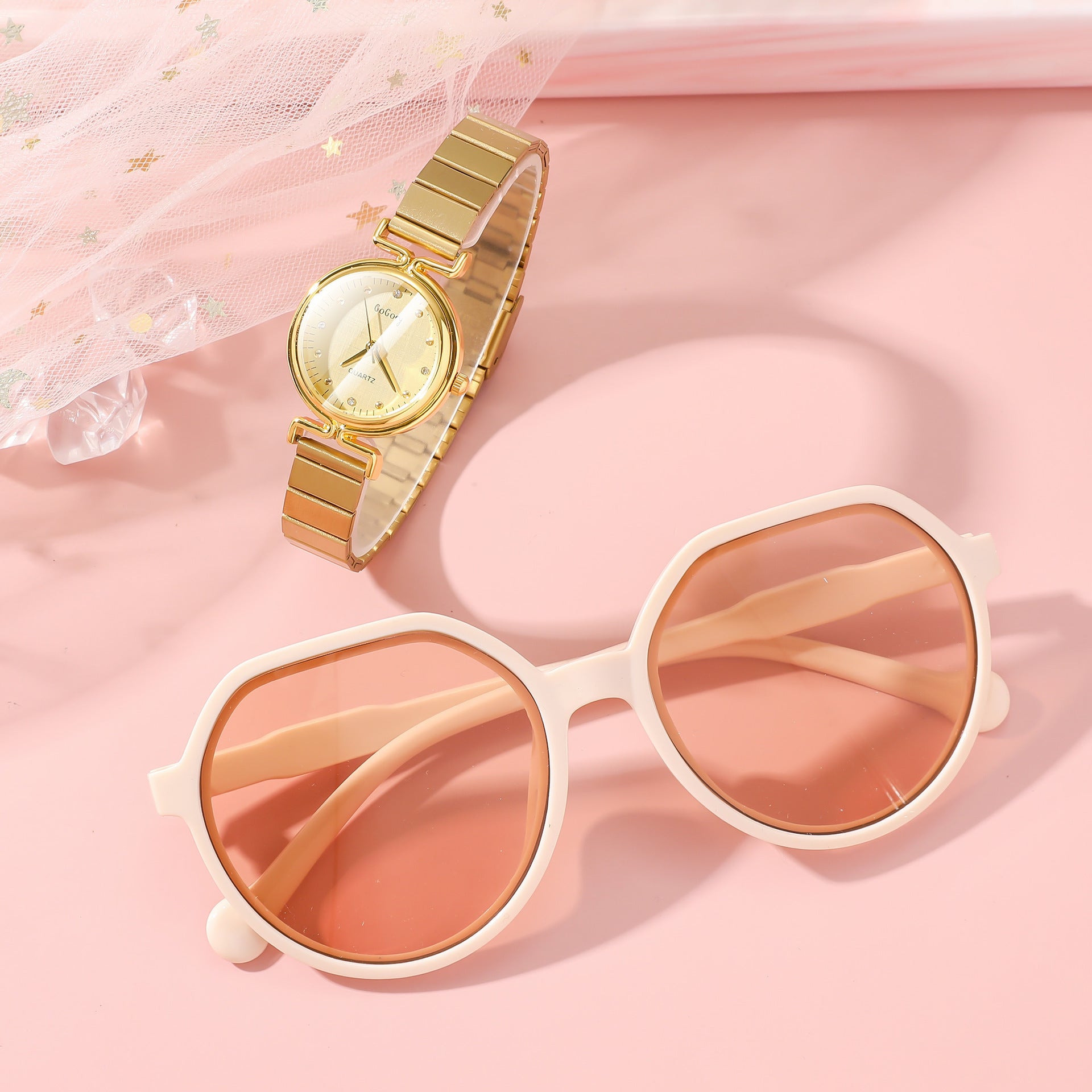 Elegant Ladies’ Set – Watch, Wallet & Sunglasses (Elegantes Damen-Set mit Uhr, Portemonnaie & Brille)